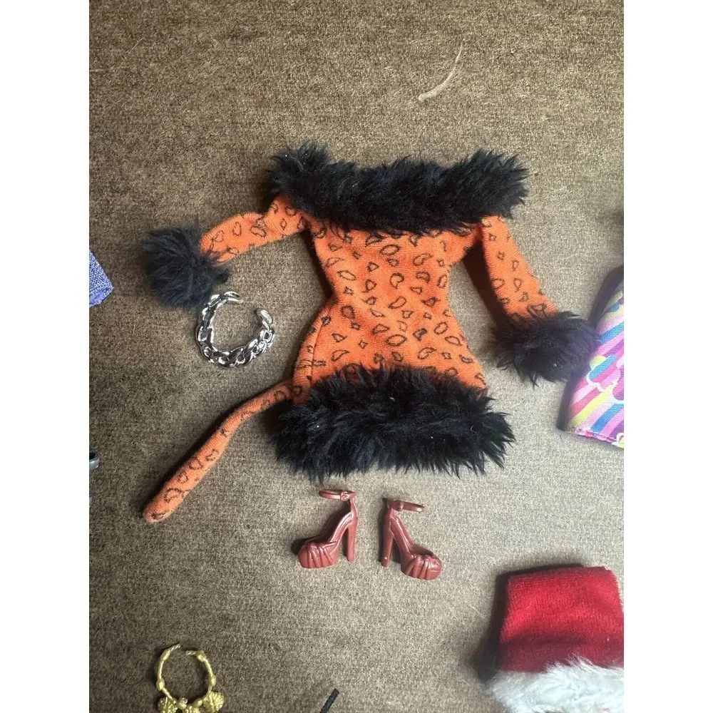 Barbie Outfits And Accessories 10 Complete Outfits Over 45 Pieces!